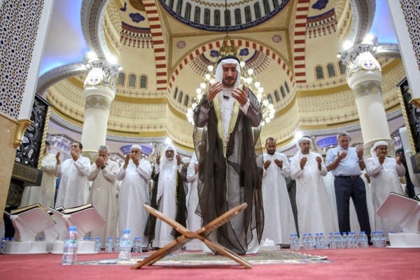 Al Farooq Omar bin Al Khattab Mosque & Centre Welcomes 10,000 Worshipers...