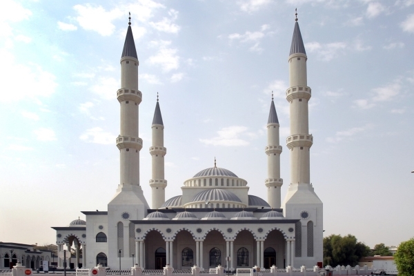 Al Farooq Omar bin Al Khattab Mosque and Centre in Dubai Receives...